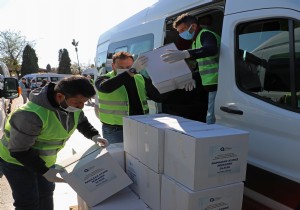 Antalya Büyükşehir, Ramazan gıda paketi dağıtımı
